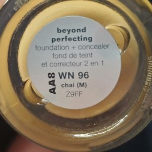 CLINIQUE beyond perfecting foundation